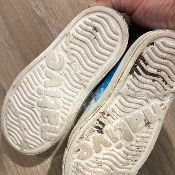 Native Kids Gradient Blue and White Water Shoes - Picture 3 of 4